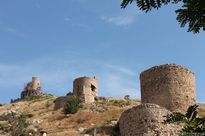 Балаклава, старинные оборонительные башни