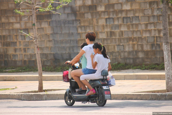 Транспорт в Пекине - мотороллер