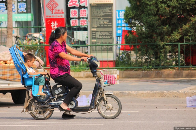 Транспорт в Пекине - мотороллер