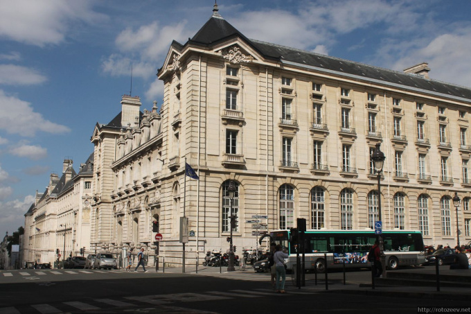 На улицах Парижа