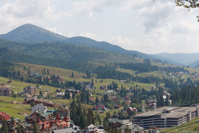 Вид на Буковель с подъемника