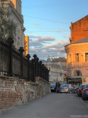 В центре Харькова перед закатом