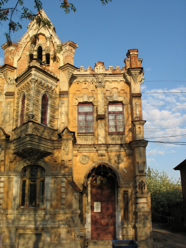 Старый дом на ул. Феербаха