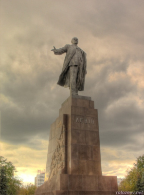 Памятник Ленину