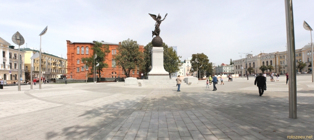 Монумент независимости в Харькове