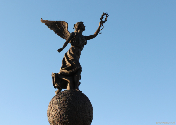 Монумент независимости в Харькове