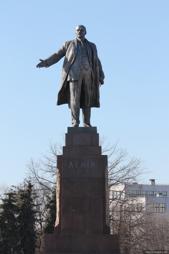 Памятник Ленину в Харькове (2014)